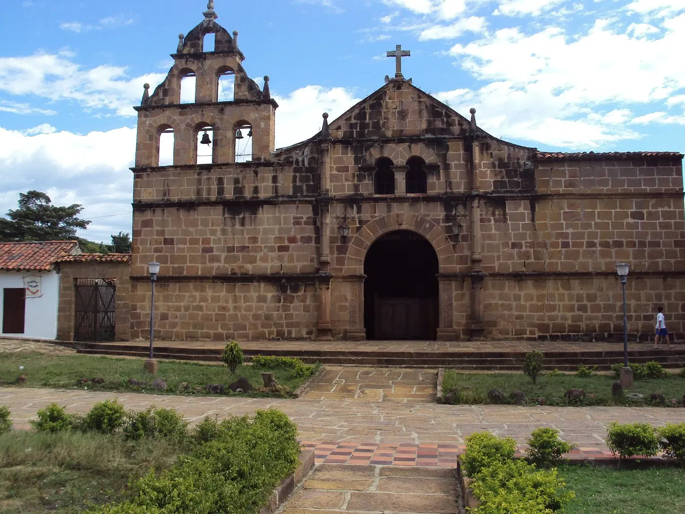 Fachada de la iglesia parroquial de Santa Lucía en Guane